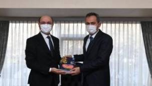 Türk Eğitim-Sen Genel Başkanı Geylan'dan Bakan Özer'e ziyaret