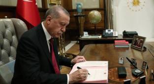Erdoğan o ismi görevden aldı