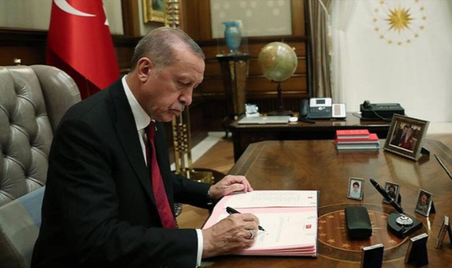 Erdoğan o ismi görevden aldı