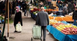 Kamu-Sen: Şubat ayında ailenin harcaması 773 lira yükseldi, enflasyonda aylık mahsuplaşma şart oldu