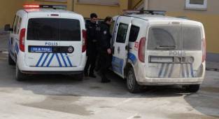 Okula tüfek ve kurusıkı tabancayla gelen öğrenci tutuklandı