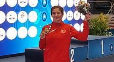 Türk güreşçi Nesrin Baş 68 kiloda dünya şampiyonu oldu