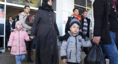 AFAD'dan depremzedeler için duyuru: Depremzedeler gittikleri illerde valiliklere başvurmaları halinde belirlenen barınma alanlarına yönlendirilecek