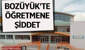 Bilecik’in Bozüyük ilçesinde okulda bir velinin saldırısına uğrayan öğretmen yaralandı.