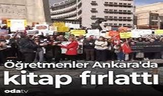 Öğretmenler Ankara'da kitap fırlattı