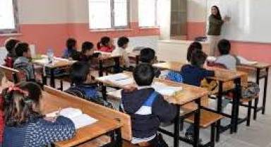 Temel eğitimde devamsızlık azalacak: 17 pilot il belirlendi