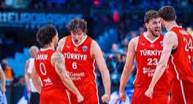 '12 Dev' Yunanistan'ı denize döktü! Türkiye finalde