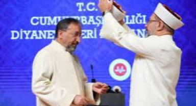 Diyanet'te ilk değişim koruma kadrosunda: Ali Erbaş'ın üçe katladığı sayı tekrar düşürüldü