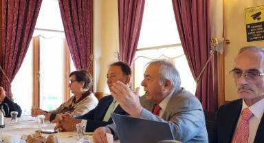 Anadolu Aydınlar Ocağı Kahvaltılı Adile Sultan Kasrında Kahvaltılı Toplantı Düzenledi