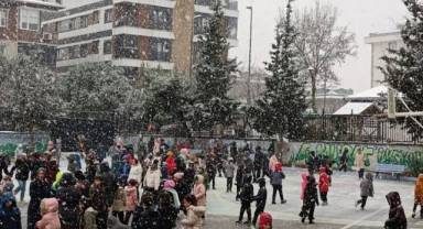 Okulunda İmkansızlığa Meydan Okuyan Okul Müdürü