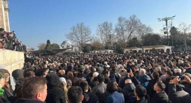 Tarih Baba Ortaylı Hocayı Mahşeri Kalabalıkla Ebedi Âleme Yolcu ettik