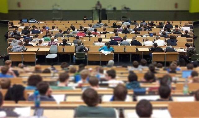 Yükseköğrenimi yarıda kesilen öğrencilere okula dönüş yolu açılıyor