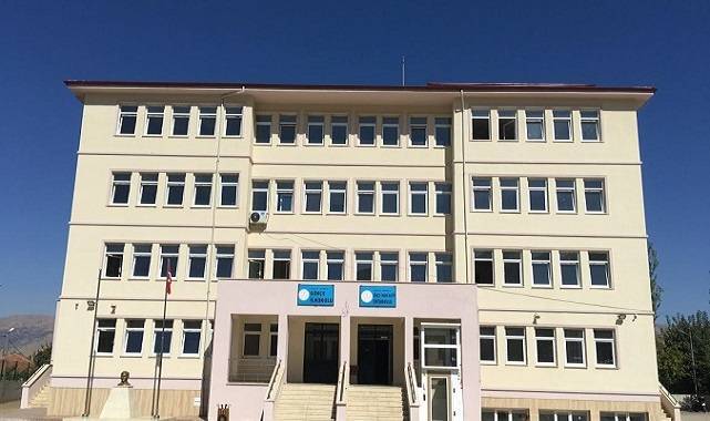 Malatya'daki Okul Kütüphanesine Kitap Bağış Çağrısı 