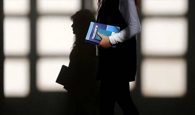 Öğrenci sayısı azalırken akademisyen sayısında artış oldu