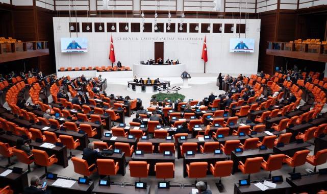 Sosyal medyaya ve doğum iznine yönelik düzenlemeleri de içeren kanun teklifi TBMM Genel Kurulunda