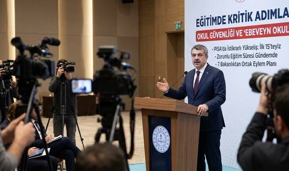 Milli Eğitim Bakanı Yusuf Tekin'den Eğitime Dair Kritik Açıklamalar: Okul Güvenliği, Zorunlu Eğitim