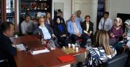 AKP'li adaylar, müdür odasında öğretmenlerden oy istedi