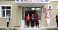 Fakültede usulsüzlük: Derse giren başka, ücreti alan başka!