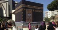 Kur'an pastasından sonra belediye 'Kabe'si