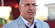 MEB, okullarda propagandaya göz yumuyor!
