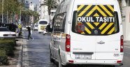Okul servis araçlarında renkli cama devam