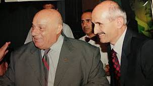 Rahmetli Rauf Denktaş, Türk Eğitim-Sen başkanı Mehmet ARSLAN'ın davetlisi olarak İstanbul'daydı...